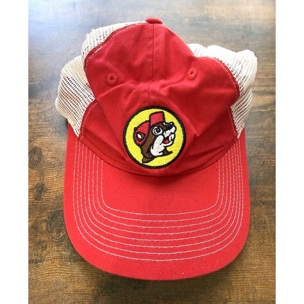 Buc-ees Hat One Size Red Baseball Cap Adjustable Embroidered Mesh Logo Snapback